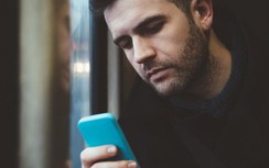 12 "thảm họa" sức khỏe đáng sợ nếu dùng điện thoại di động sai cách