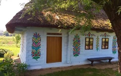 Ai cũng bất ngờ với nguồn gốc ngôi làng "cuồng" họa tiết hoa