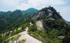 Cảnh quan trên đỉnh ngọn núi được ví như ''thiên đường đi bộ đường dài''
