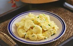 Không dùng 1 giọt dầu nhưng món trứng này vẫn tơi xốp, 3 phút nấu xong