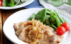 Thịt heo rim kèm hành tây vừa ngon miệng lại dễ làm