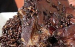 Món ăn đại bổ ngày đông giá rét với 1 chiếc móng giò và 1 nắm đậu đỏ