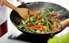 Người đàn ông 48 tuổi chết vì nhồi máu não, bác sĩ thở dài: Bỏ một thứ vào nấu ăn còn hại hơn hút thuốc và rượu