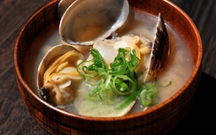 Canh miso nghêu giải bia rượu cực hiệu quả, chuyên gia Nhật khuyên dùng