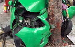 Taxi "điên" gây tai nạn liên hoàn, 2 người bị thương nặng