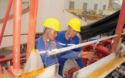 Vất vả đời thợ đóng tàu