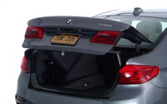 Khi bị kẹt trong cốp xe ô tô, phải làm thế nào?