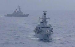 Khu trục Mỹ USS McCampbell diễn tập chung với tàu Anh trên Biển Đông