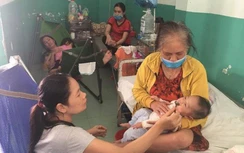 Trẻ nhỏ, mẹ bầu ùn ùn nhập viện vì sởi