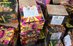 Khách liều lĩnh gửi cả pháo đi máy bay