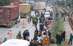 Tai nạn thảm khốc tại Hải Dương: Tài xế cần làm gì khi gặp đám đông?