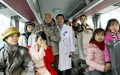 Nhiều “chuyến xe yêu thương” đưa người bệnh về quê đón Tết