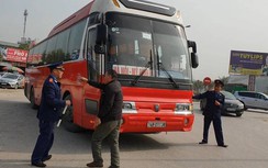 Táo tợn chống đối thanh tra giao thông để "giải cứu" xe dù