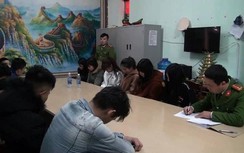 13 "nam thanh, nữ tú" mở tiệc ma túy trong quán karaoke