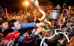 Cướp lộc toàn “người lạ”