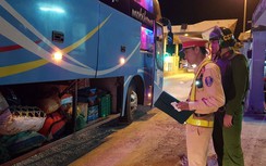 Liên ngành Đà Nẵng trắng đêm "test" ma túy, nồng độ cồn lái xe khách