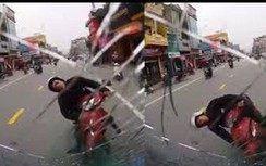 Video: Tai nạn khủng khiếp khi xe máy lao thẳng vào đầu ô tô