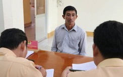 Tước GPLX chủ doanh nghiệp chạy ôtô ngược chiều trên đường dẫn cầu Cao Lãnh