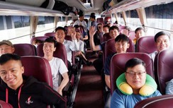 Công nhân giao thông về Tết bằng máy bay, xe chất lượng cao