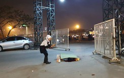 Tài xế taxi bị cứa cổ tại sân Mỹ Đình, bỏ chạy được 15 mét rồi gục chết