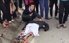 Video: Phóng xe "xé gió", người lái xe máy gãy hai chân khi đối đầu ô tô