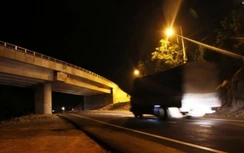 Khẩn trương hoàn thiện hạng mục ATGT dự án mở rộng QL1 Quảng Ngãi