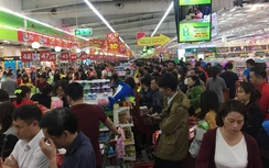 Siêu thị Hà Nội chật cứng người đi sắm Tết