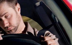 Những việc không nên làm trước khi cầm lái ô tô ngày Tết