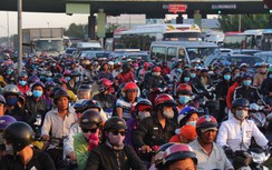 Cầu Rạch Miễu kẹt xe nghiêm trọng, xả trạm thu phí gần 5 tiếng