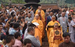 Ken đặc người đổ về chùa Hương ngày khai hội