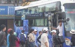 Bến xe “cháy” vé, xe khách tranh thủ “hét” giá, chọn khách