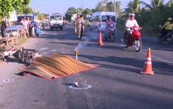 Người đàn ông bán bắp tử vong dưới gầm xe buýt sau va chạm