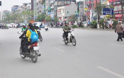 Người lớn nên làm gương... để con trẻ noi theo