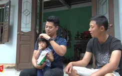 Video: Hiệp sĩ nhận quà tặng vô giá sau khi giúp đỡ người phụ nữ đẻ rơi