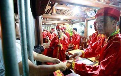 Nở rộ phát ấn đền Trần: “Nếu dòng họ nào cũng phát ấn thì… loạn”