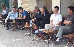 Video: Tổng thống Argentina uống cà phê vỉa hè Hà Nội gây sốt mạng xã hội