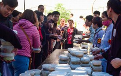 Miễn phí cơm trưa tại lễ cầu nguyện quốc thái dân an 2019