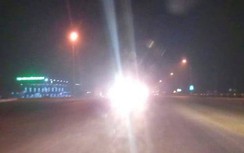 Báo động tình trạng bật đèn pha trong phố