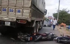 Xe tải đâm gục 4 xe máy tại Long An, 1 người bị thương