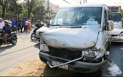 Tài xế ô tô tải ngủ gật tông liên hoàn vào nhiều xe đang chờ đèn đỏ