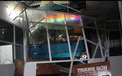 Hé lộ nguyên nhân ô tô khách tông vào nhà chờ khiến 1 người tử vong