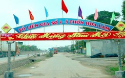 Cổng chào tự phát trên QL1