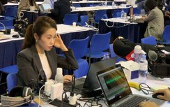 Video: Cận cảnh những nữ phóng viên xinh đẹp ở thượng đỉnh Mỹ - Triều