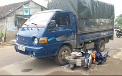 Cảnh sát nổ súng trấn áp tài xế xe chở gỗ đâm 2 CSGT bị thương