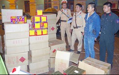 Gần 1 tấn pháo nổ nhét trong xe khách