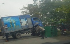 Video: Xe tải bất thần chồm lên, đè nghiến hai phương tiện khác