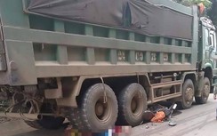 Va chạm xe tải, người phụ nữ tử vong thương tâm dưới bánh xe