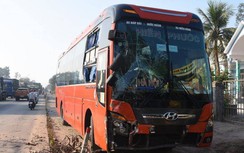 Xe khách gây tai nạn liên hoàn, hàng chục người thoát chết trong gang tấc