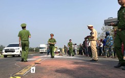 Đi bộ trên đường tránh, người phụ nữ bị xe khách tông chết