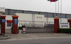 Thái Bình: 20 nam, nữ công nhân chui vào nhà vệ sinh đánh bạc